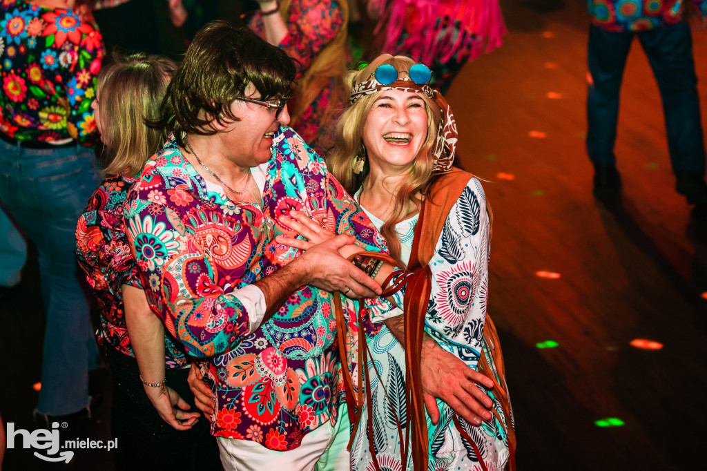 IMPREZA TANECZNA W STYLU LAT 70-TYCH w Domu Kultury w Przecławiu