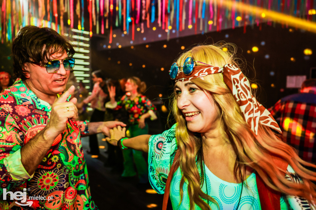 IMPREZA TANECZNA W STYLU LAT 70-TYCH w Domu Kultury w Przecławiu