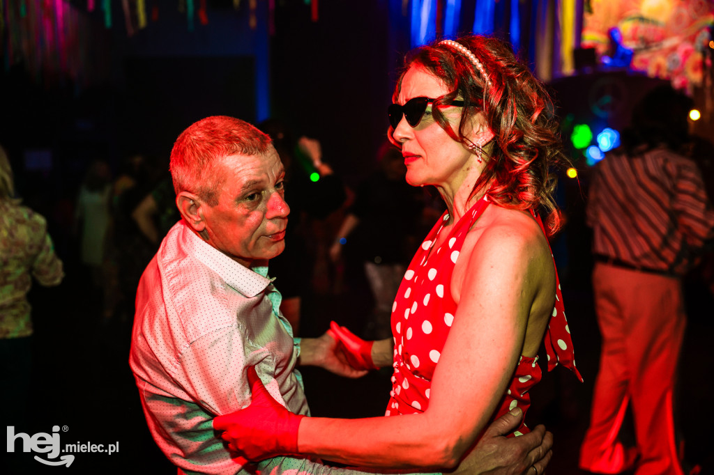 IMPREZA TANECZNA W STYLU LAT 70-TYCH w Domu Kultury w Przecławiu