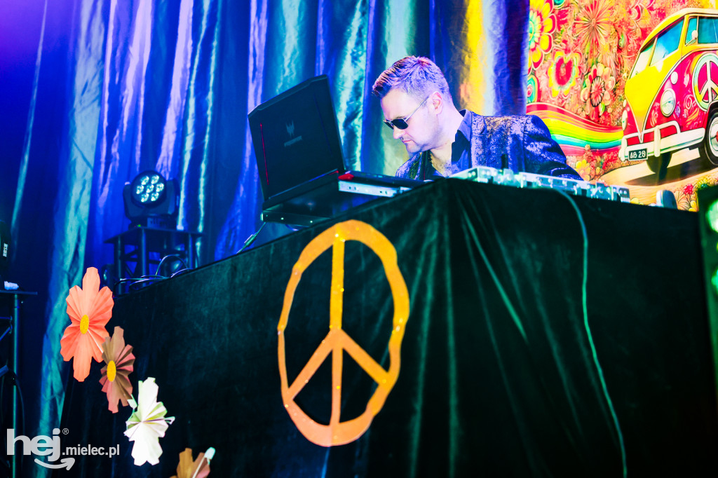 IMPREZA TANECZNA W STYLU LAT 70-TYCH w Domu Kultury w Przecławiu