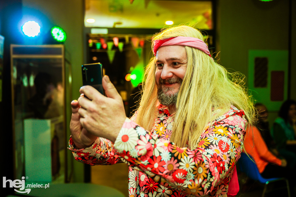 IMPREZA TANECZNA W STYLU LAT 70-TYCH w Domu Kultury w Przecławiu