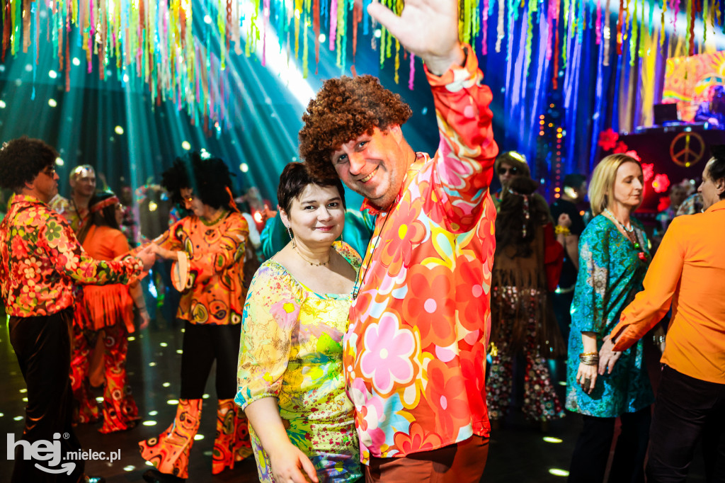 IMPREZA TANECZNA W STYLU LAT 70-TYCH w Domu Kultury w Przecławiu