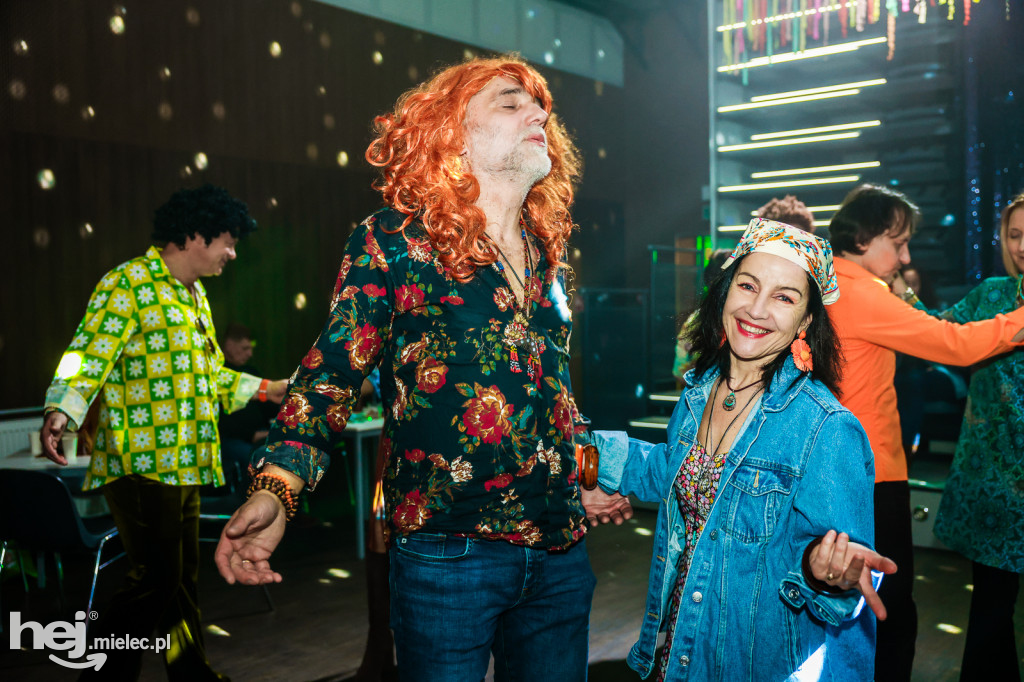 IMPREZA TANECZNA W STYLU LAT 70-TYCH w Domu Kultury w Przecławiu