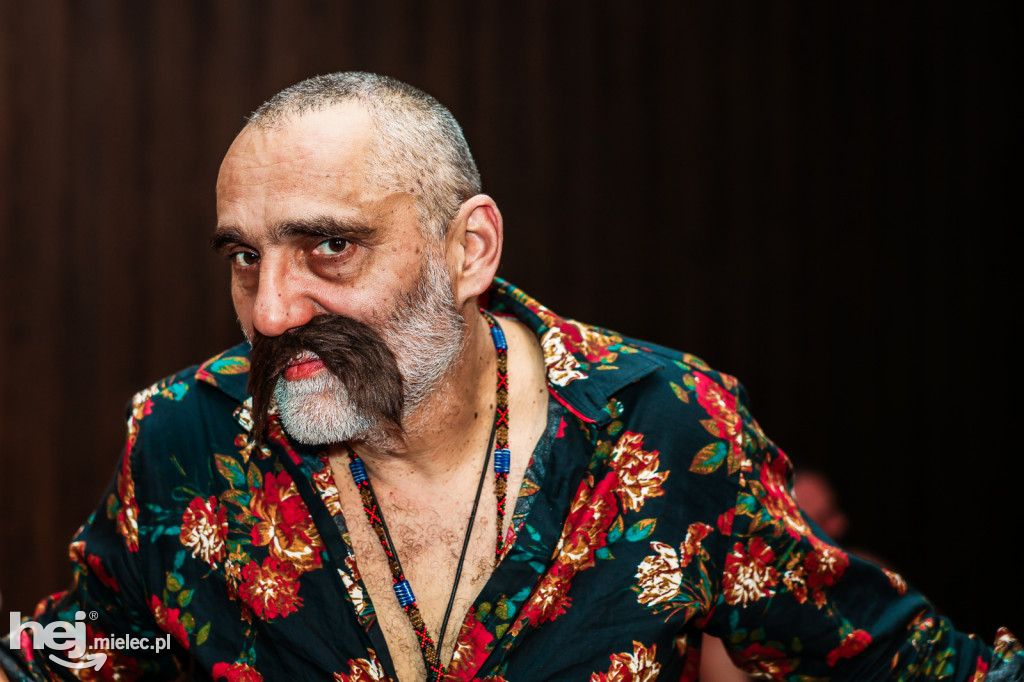 IMPREZA TANECZNA W STYLU LAT 70-TYCH w Domu Kultury w Przecławiu