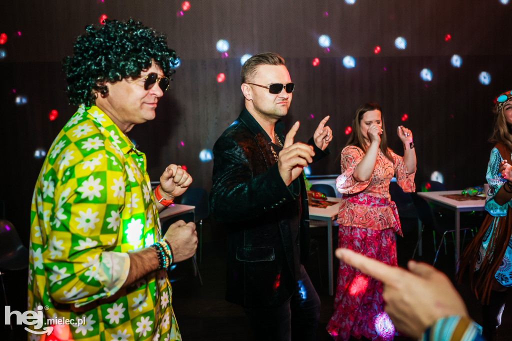 IMPREZA TANECZNA W STYLU LAT 70-TYCH w Domu Kultury w Przecławiu