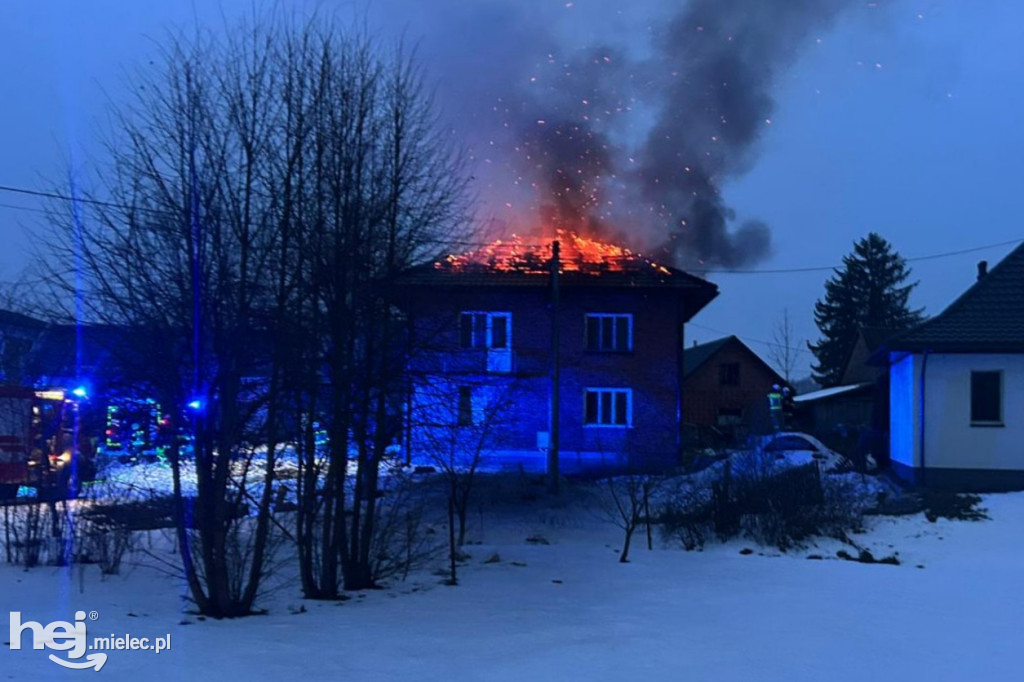 Pożar domu w Łączkach Brzeskich