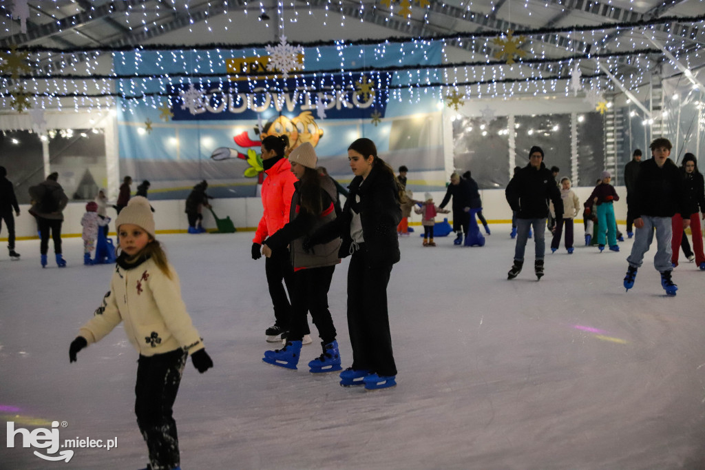 Dyskoteka na lodzie w Mielcu