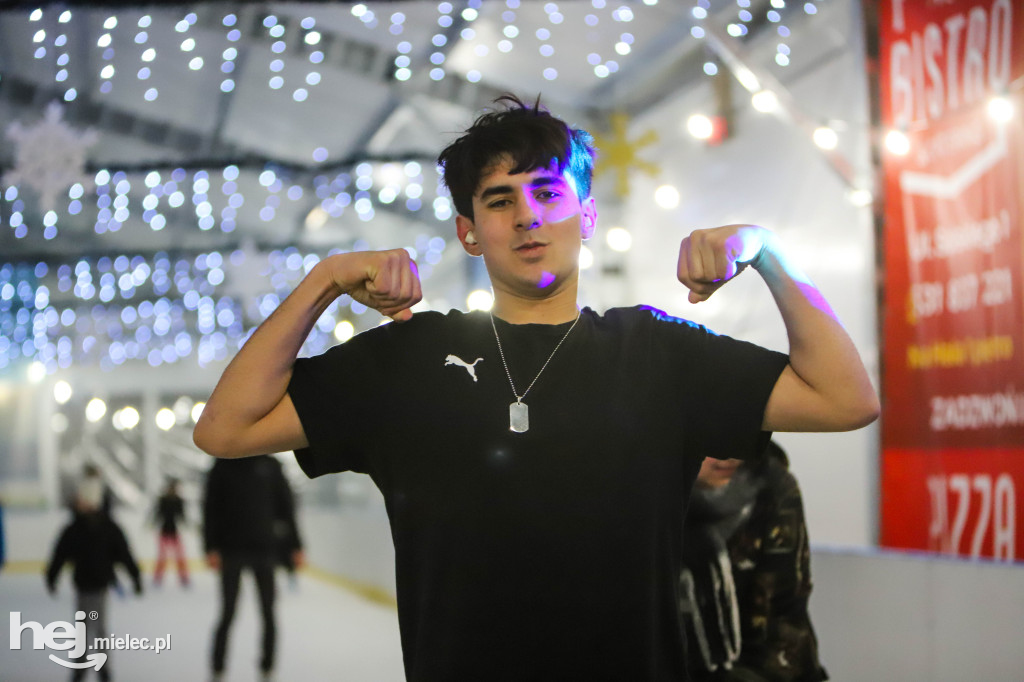 Dyskoteka na lodzie w Mielcu