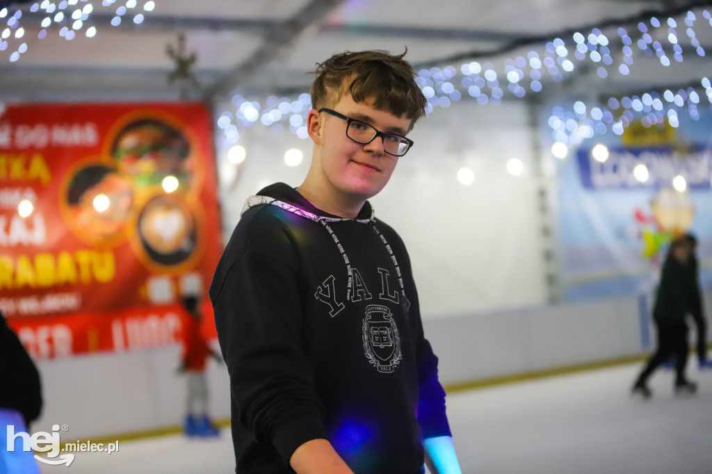 Dyskoteka na lodzie w Mielcu