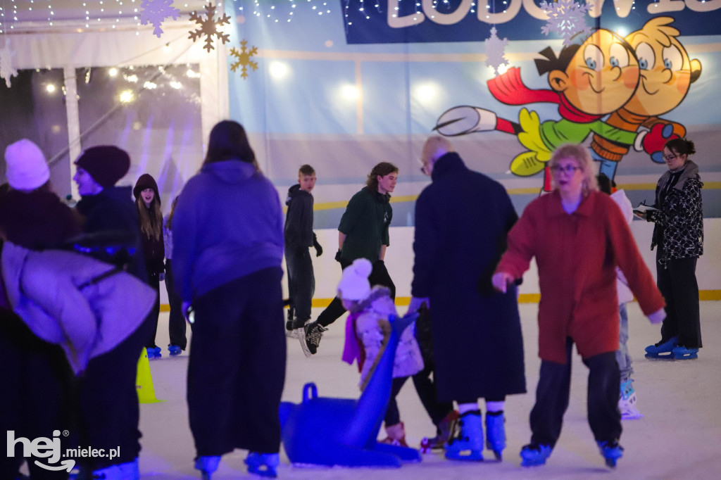 Dyskoteka na lodzie w Mielcu