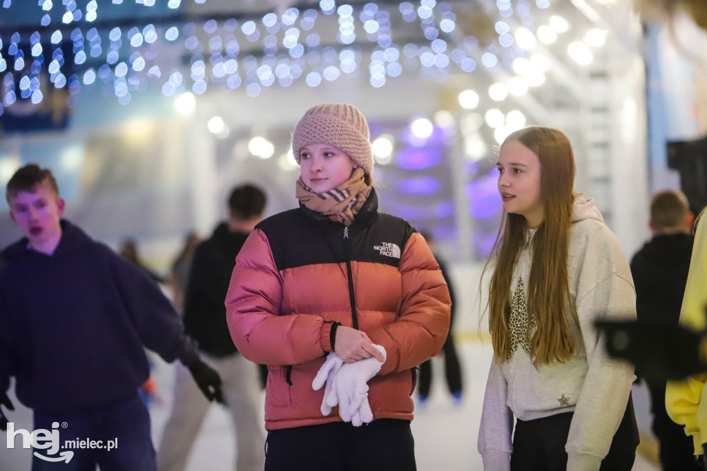 Dyskoteka na lodzie w Mielcu