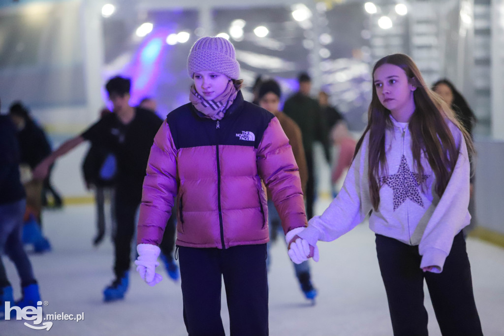 Dyskoteka na lodzie w Mielcu