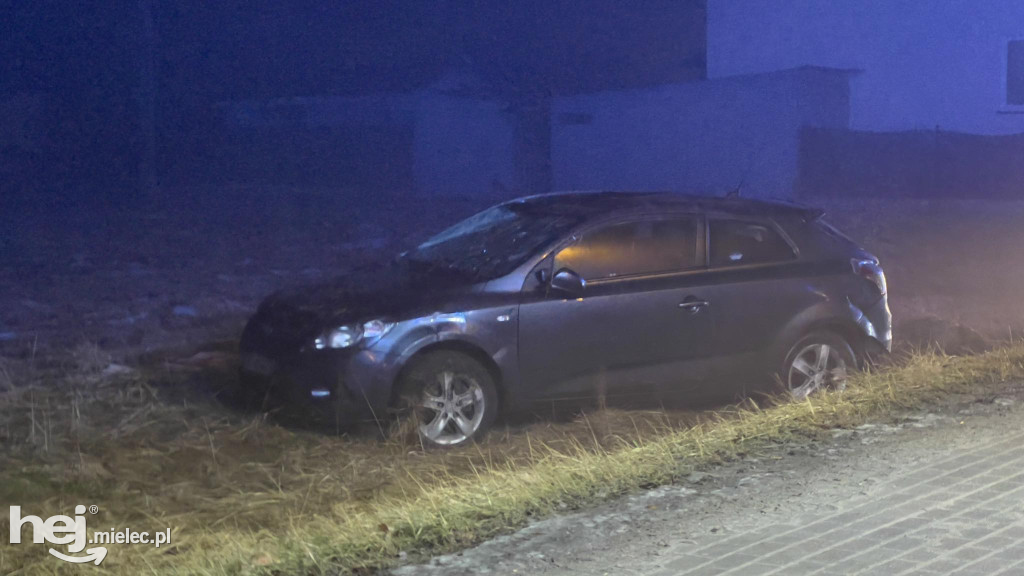 Dachowanie osobówki w Mościskach