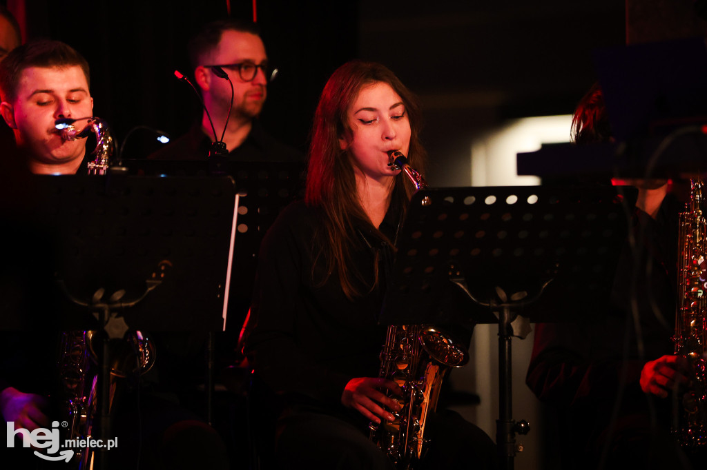 Koncert walentynkowy Mieleckiej Orkiestry Dętej