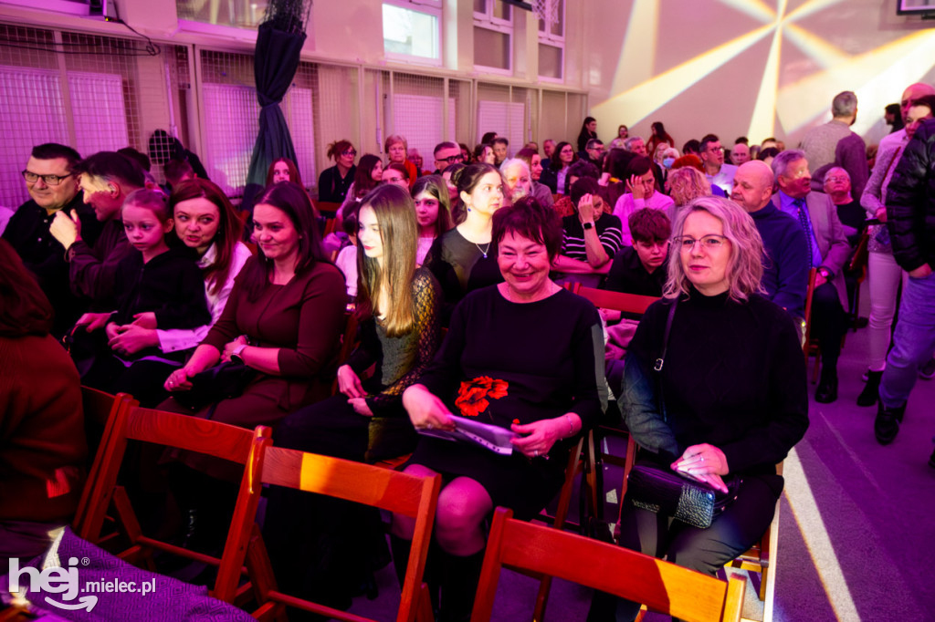 Podróże ze szkołą muzyczną w sali koncertowej I LO