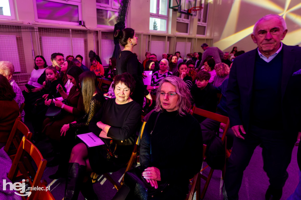 Podróże ze szkołą muzyczną w sali koncertowej I LO