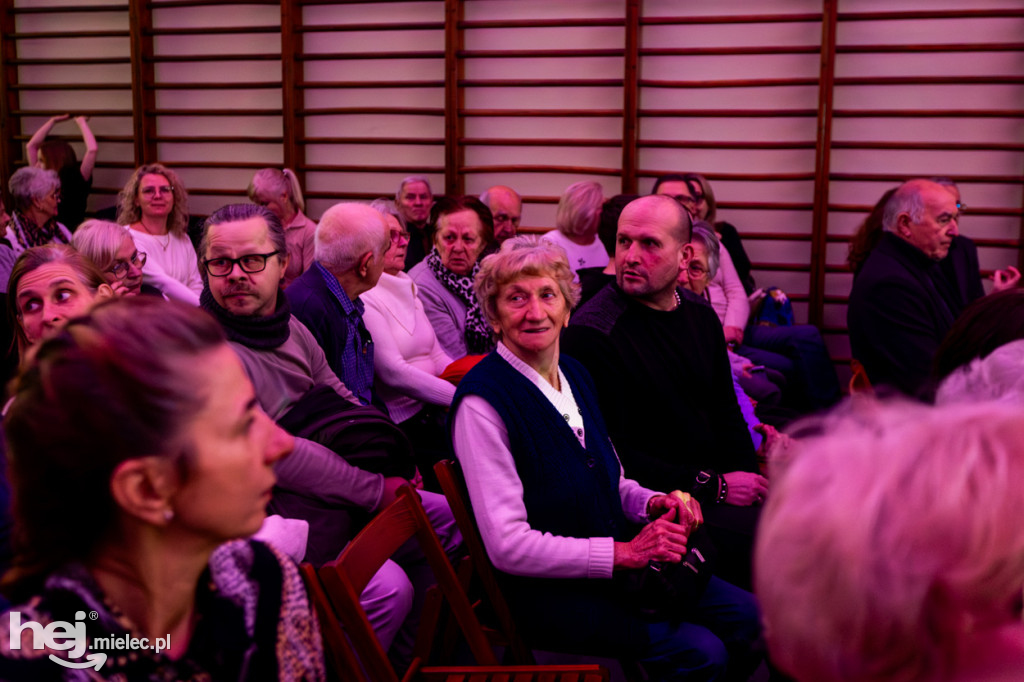 Podróże ze szkołą muzyczną w sali koncertowej I LO