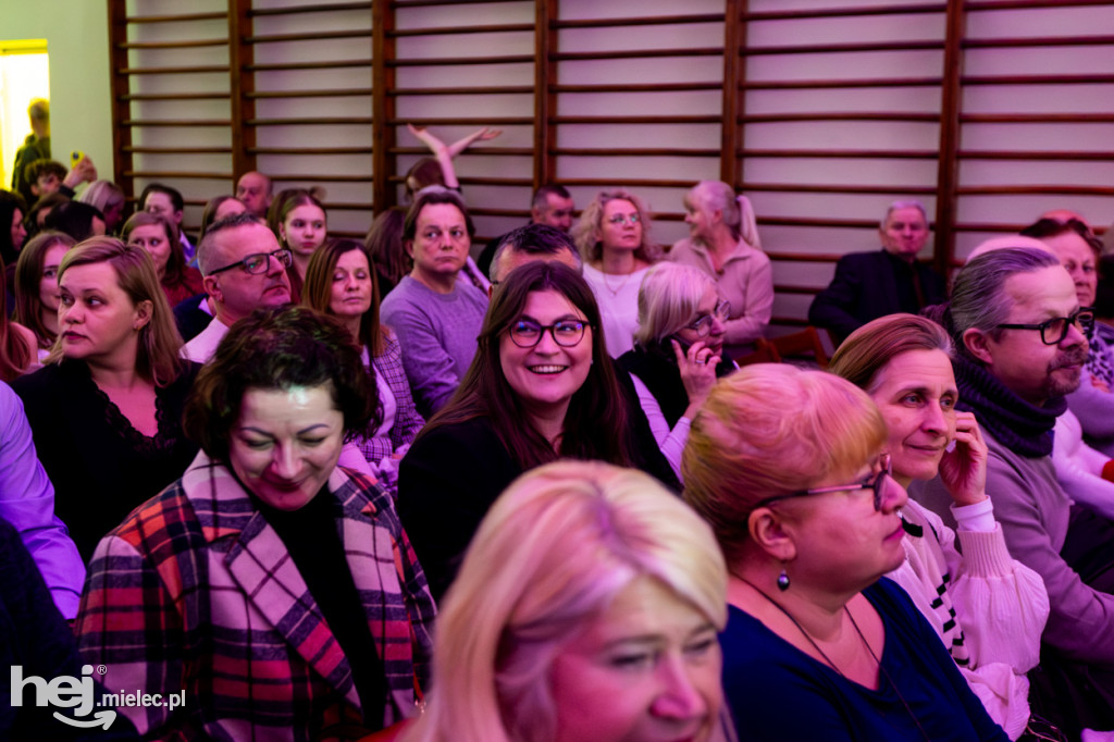 Podróże ze szkołą muzyczną w sali koncertowej I LO