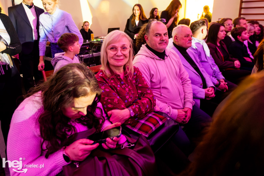 Podróże ze szkołą muzyczną w sali koncertowej I LO