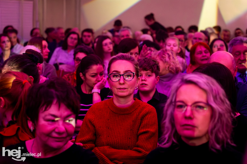 Podróże ze szkołą muzyczną w sali koncertowej I LO