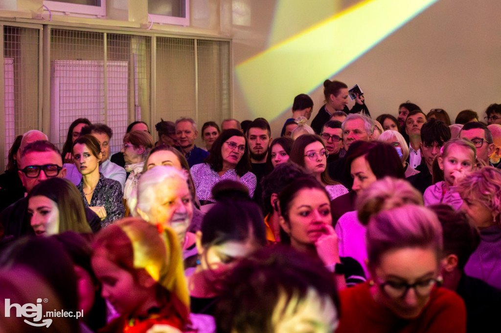 Podróże ze szkołą muzyczną w sali koncertowej I LO