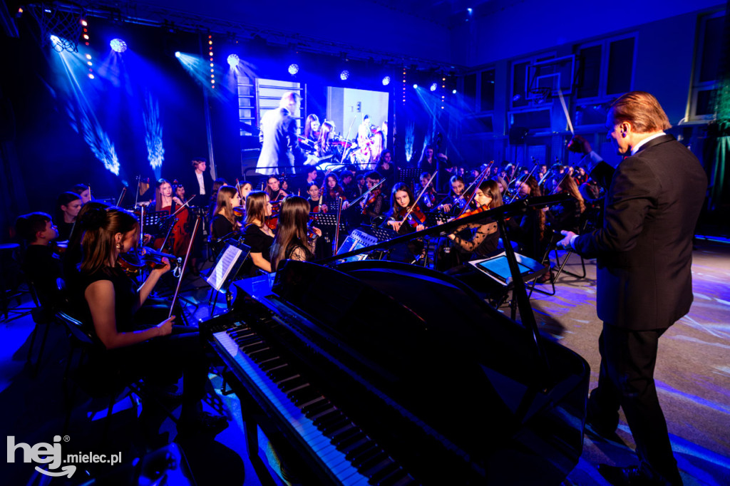 Podróże ze szkołą muzyczną w sali koncertowej I LO