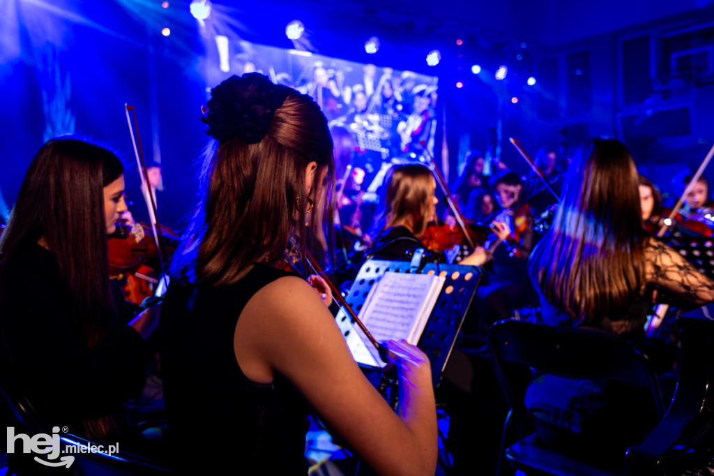 Podróże ze szkołą muzyczną w sali koncertowej I LO