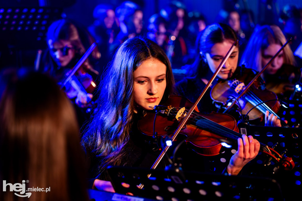 Podróże ze szkołą muzyczną w sali koncertowej I LO