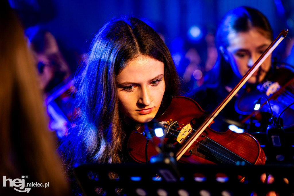Podróże ze szkołą muzyczną w sali koncertowej I LO