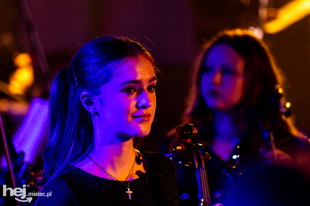 Podróże ze szkołą muzyczną w sali koncertowej I LO