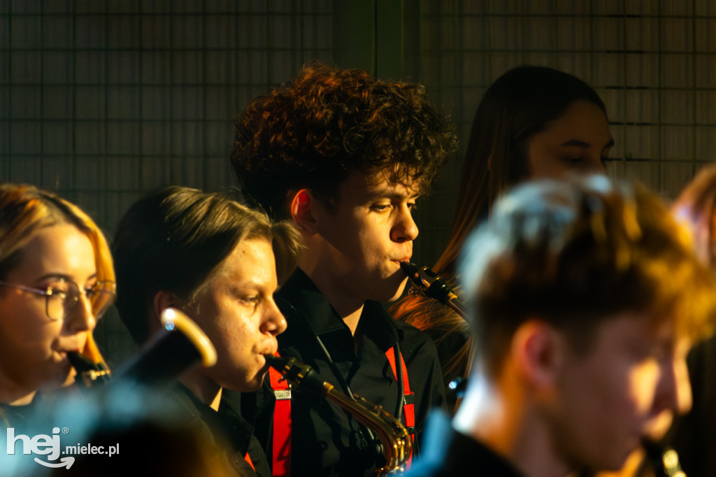 Podróże ze szkołą muzyczną w sali koncertowej I LO