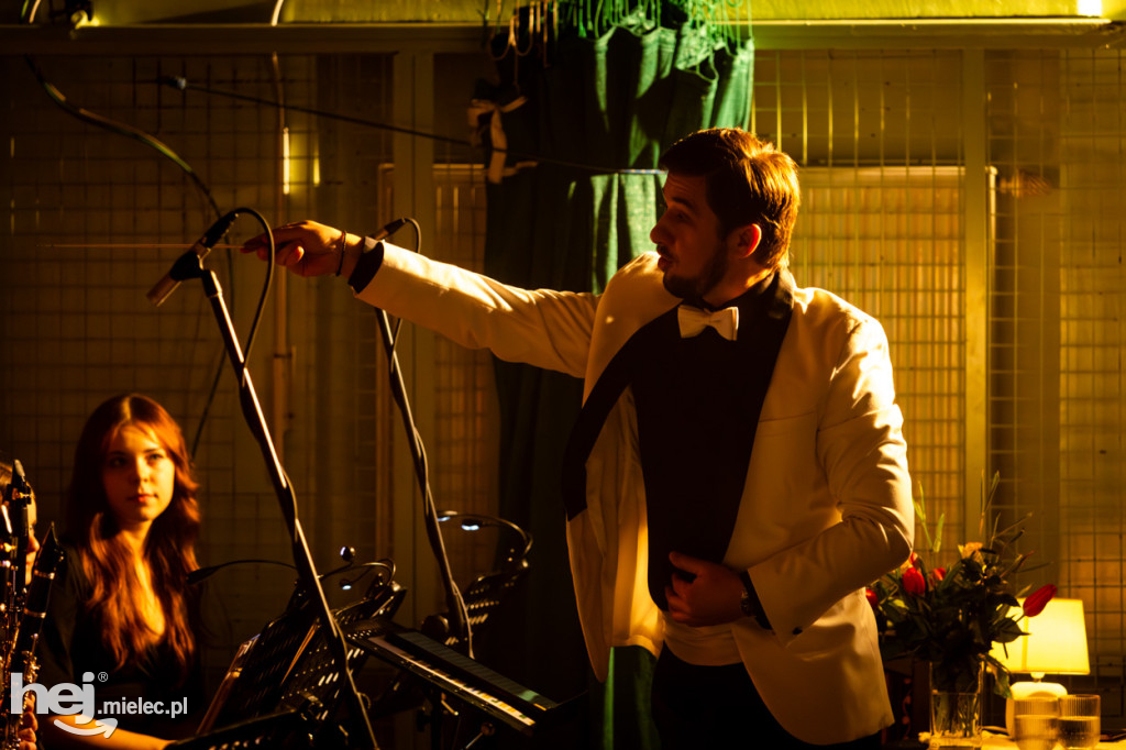 Podróże ze szkołą muzyczną w sali koncertowej I LO