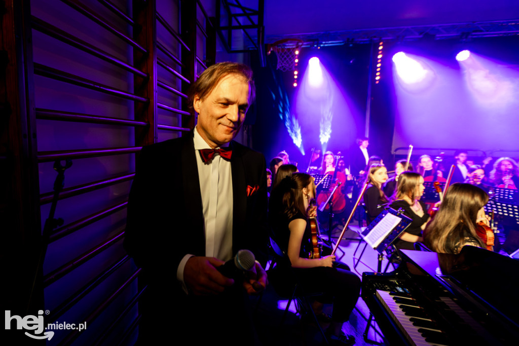 Podróże ze szkołą muzyczną w sali koncertowej I LO