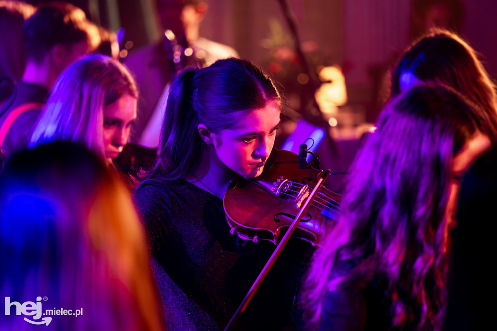 Podróże ze szkołą muzyczną w sali koncertowej I LO