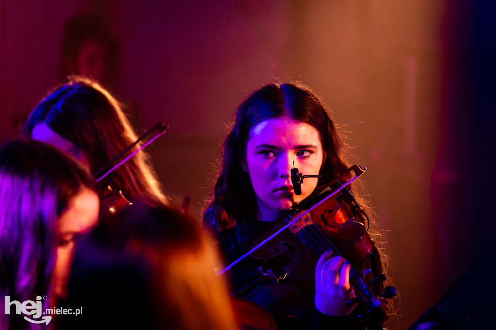 Podróże ze szkołą muzyczną w sali koncertowej I LO