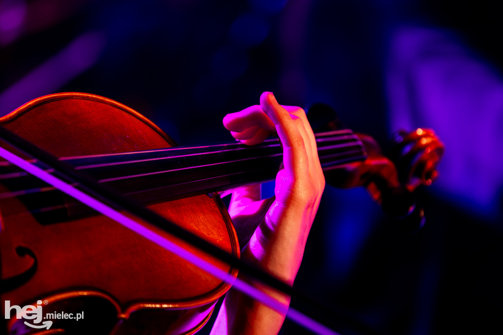 Podróże ze szkołą muzyczną w sali koncertowej I LO