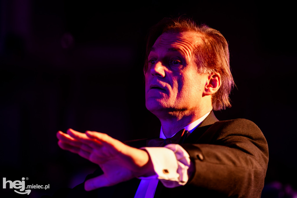 Podróże ze szkołą muzyczną w sali koncertowej I LO