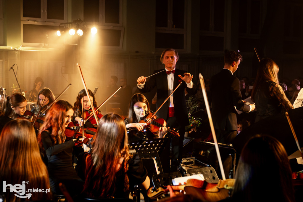 Podróże ze szkołą muzyczną w sali koncertowej I LO