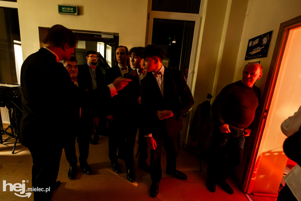 Podróże ze szkołą muzyczną w sali koncertowej I LO