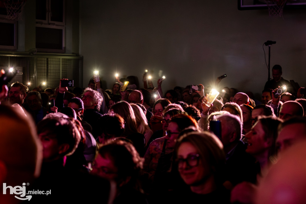 Podróże ze szkołą muzyczną w sali koncertowej I LO