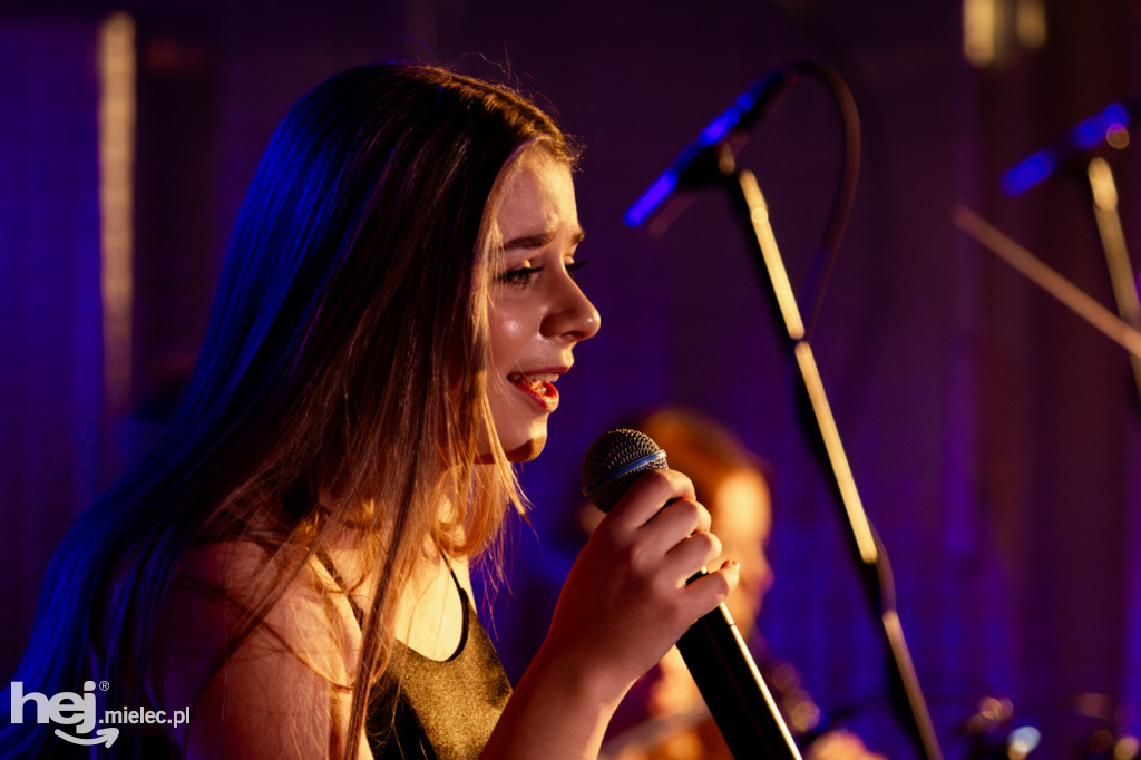 Podróże ze szkołą muzyczną w sali koncertowej I LO