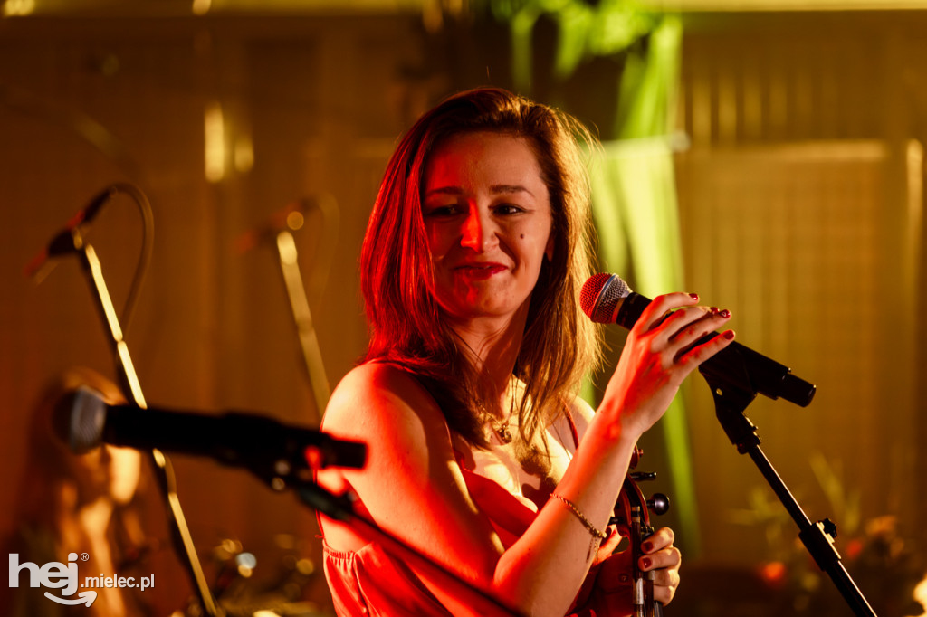 Podróże ze szkołą muzyczną w sali koncertowej I LO