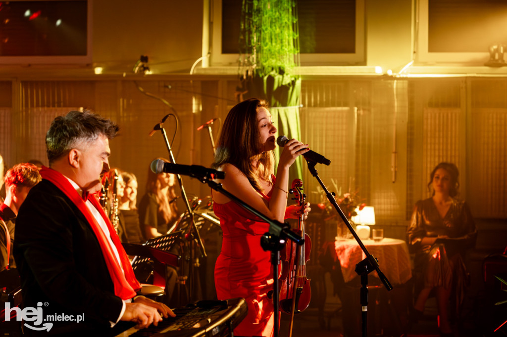 Podróże ze szkołą muzyczną w sali koncertowej I LO