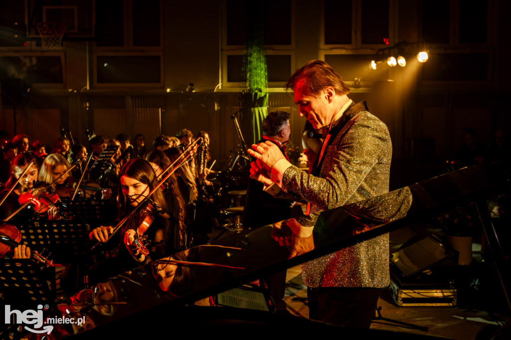 Podróże ze szkołą muzyczną w sali koncertowej I LO