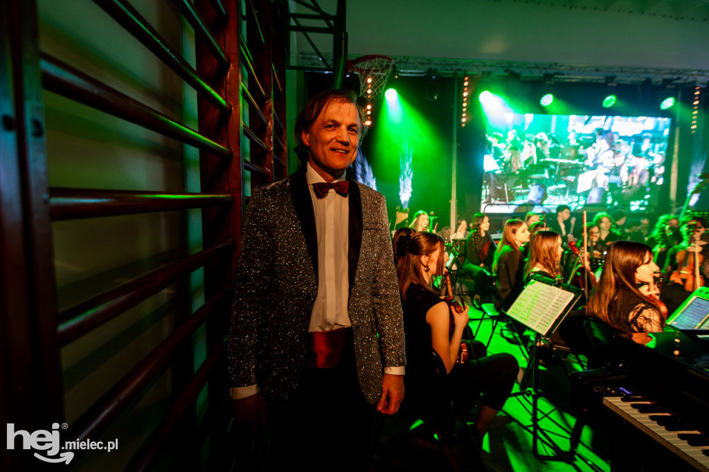 Podróże ze szkołą muzyczną w sali koncertowej I LO