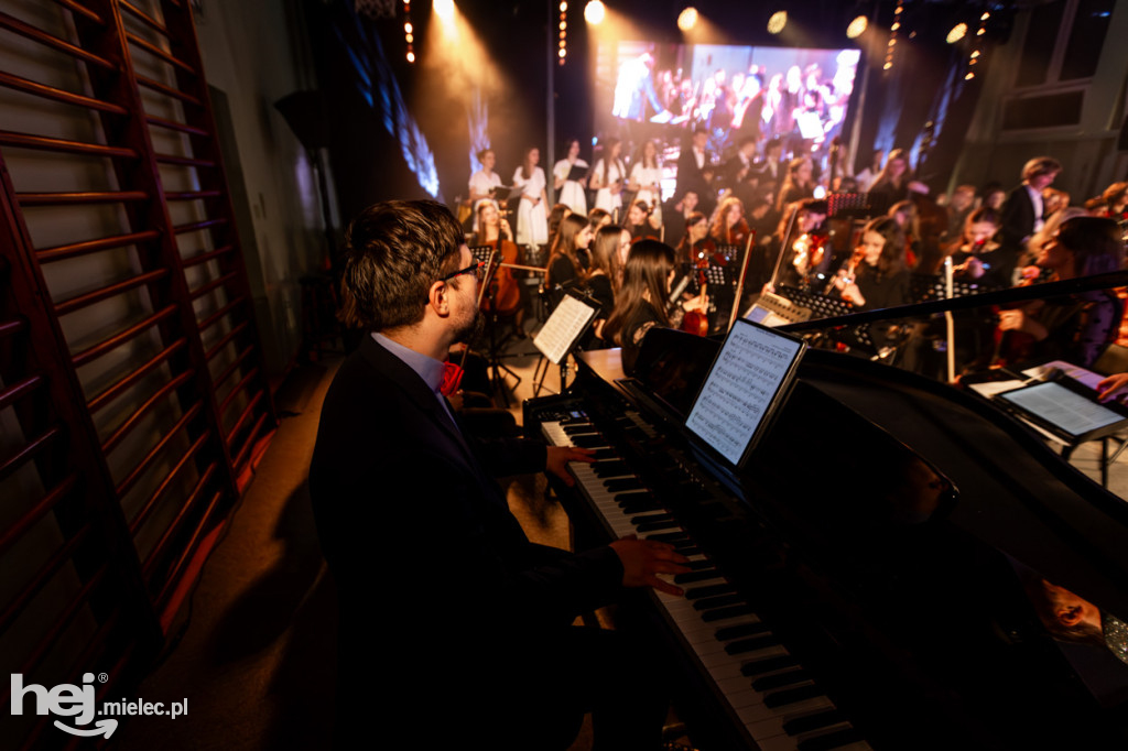 Podróże ze szkołą muzyczną w sali koncertowej I LO