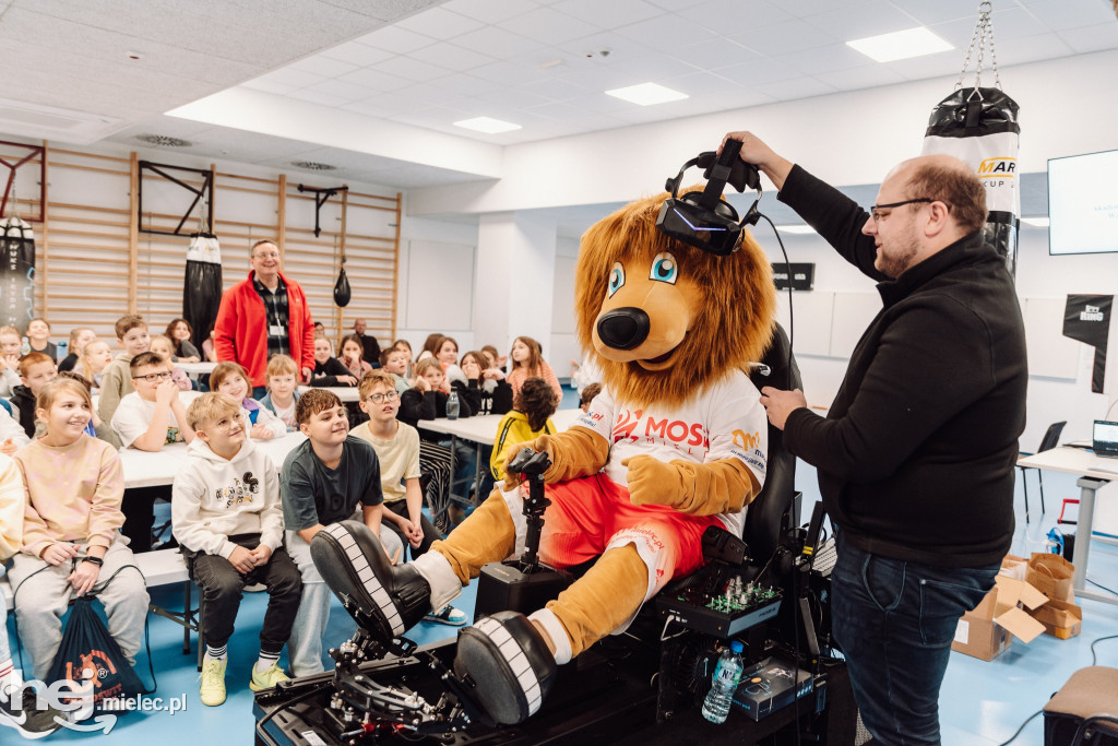 Lotnicza przygoda na półkoloniach MOSiR