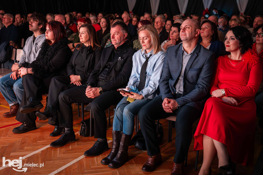 „Ogłoszenie, czyli jajka w pomidorach”