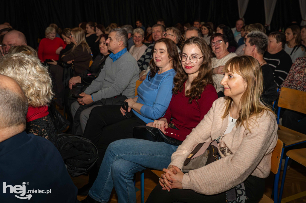 „Ogłoszenie, czyli jajka w pomidorach”