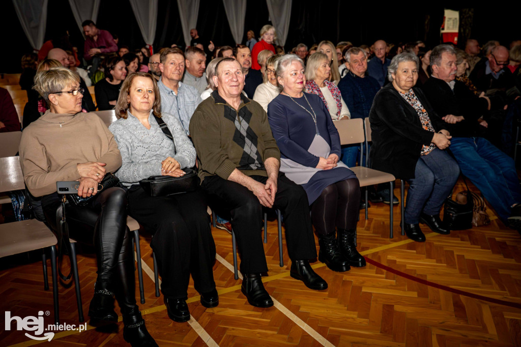 „Ogłoszenie, czyli jajka w pomidorach”